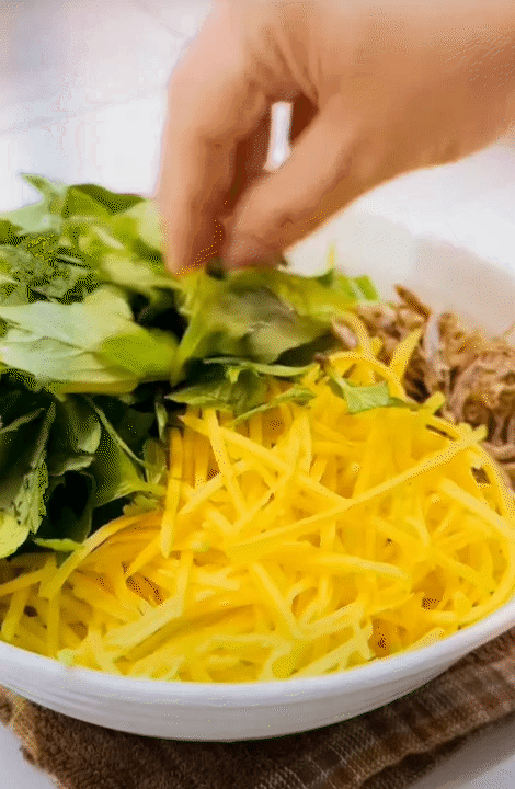 Căn bếp bình dân mà đẹp mê của vợ đảm Sài Gòn: Toàn đồ 10k - 30k ngoài chợ, dùng bền năm này qua năm khác, nấu món gì cũng ngon- Ảnh 10.