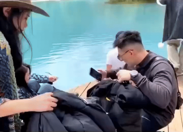 Sĩ quan đặc công 3 đời theo binh nghiệp cưới mỹ nhân giới giải trí: Hôn nhân 8 năm sau ngày bị phản đối kịch liệt- Ảnh 6.