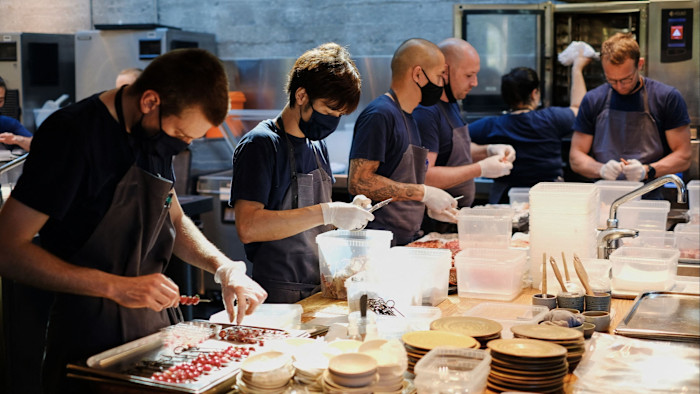 Nóng nhất giới ẩm thực: Nhà hàng 3 sao Michelin bị tẩy chay vì bếp trưởng sỉ nhục và bạo hành nhân viên suốt nhiều năm- Ảnh 4.