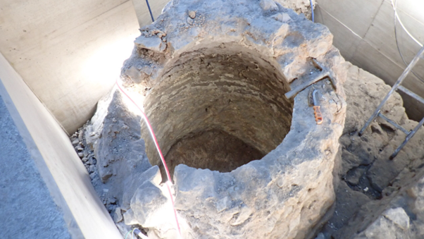 Sửa thang máy, lọt vào thế giới 2.000 năm trước dưới hầm khách sạn - Ảnh 2.