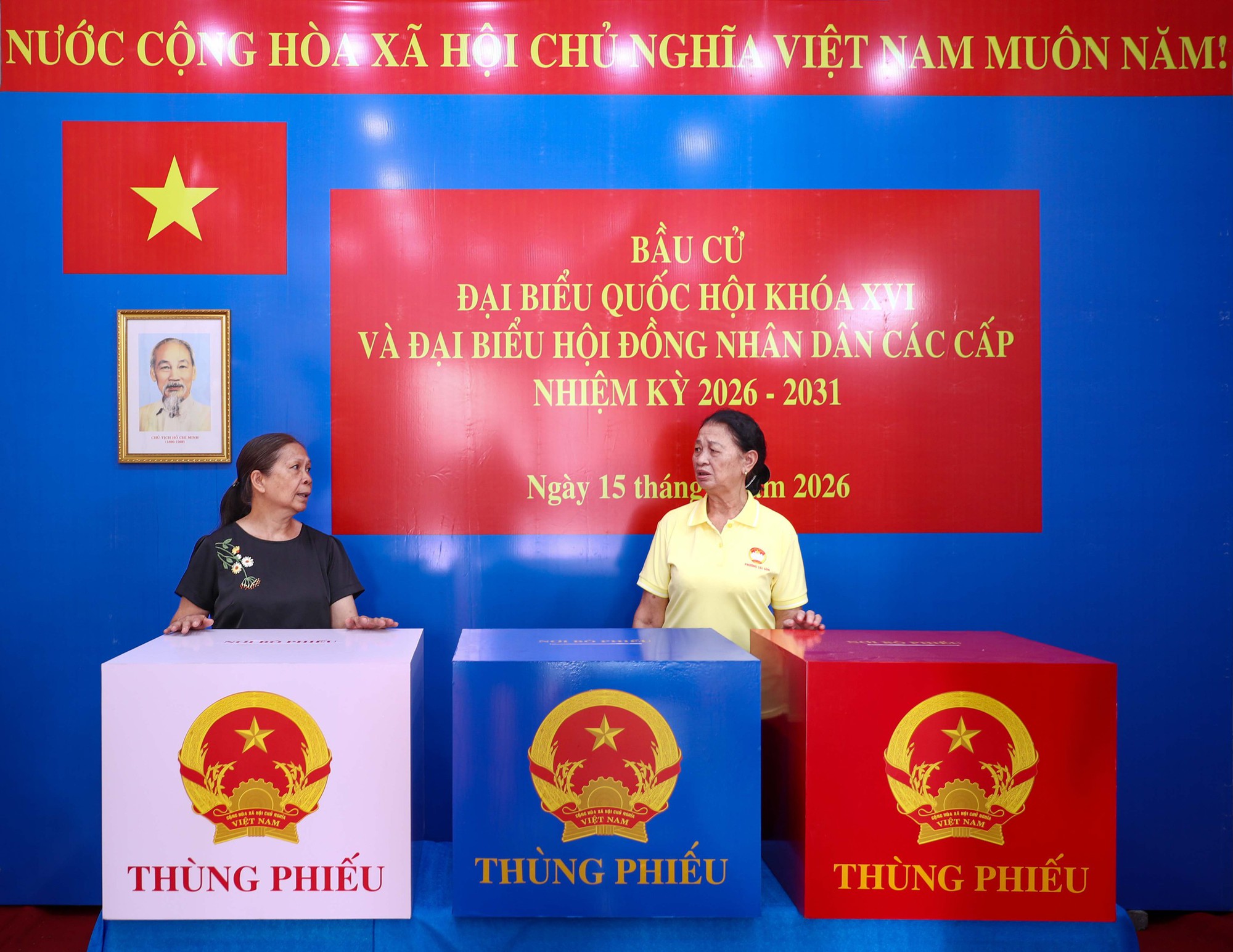 TPHCM rực rỡ cờ hoa chào mừng bầu cử Quốc hội khóa XVI 2026 - Ảnh 15.