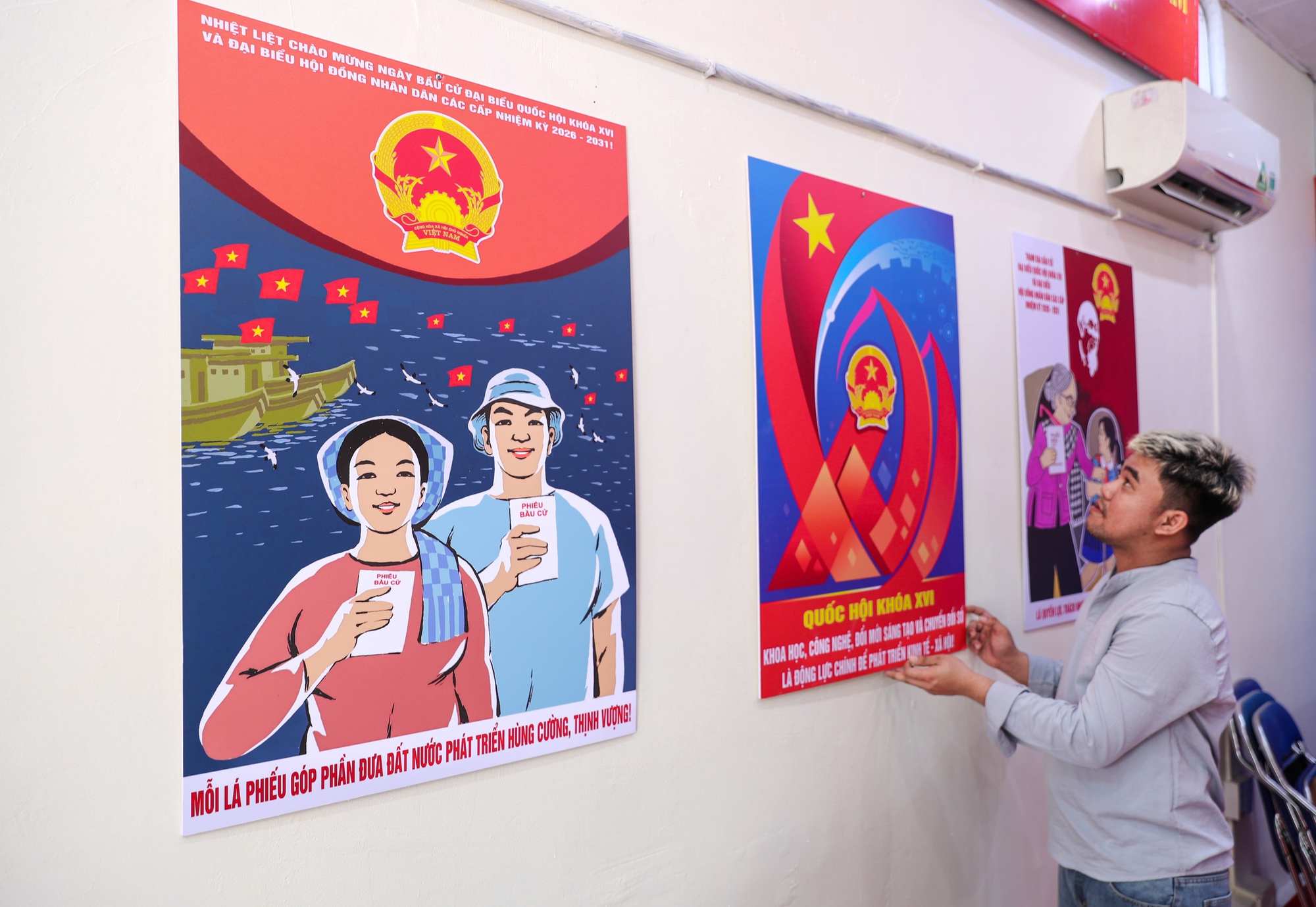 TPHCM rực rỡ cờ hoa chào mừng bầu cử Quốc hội khóa XVI 2026 - Ảnh 16.