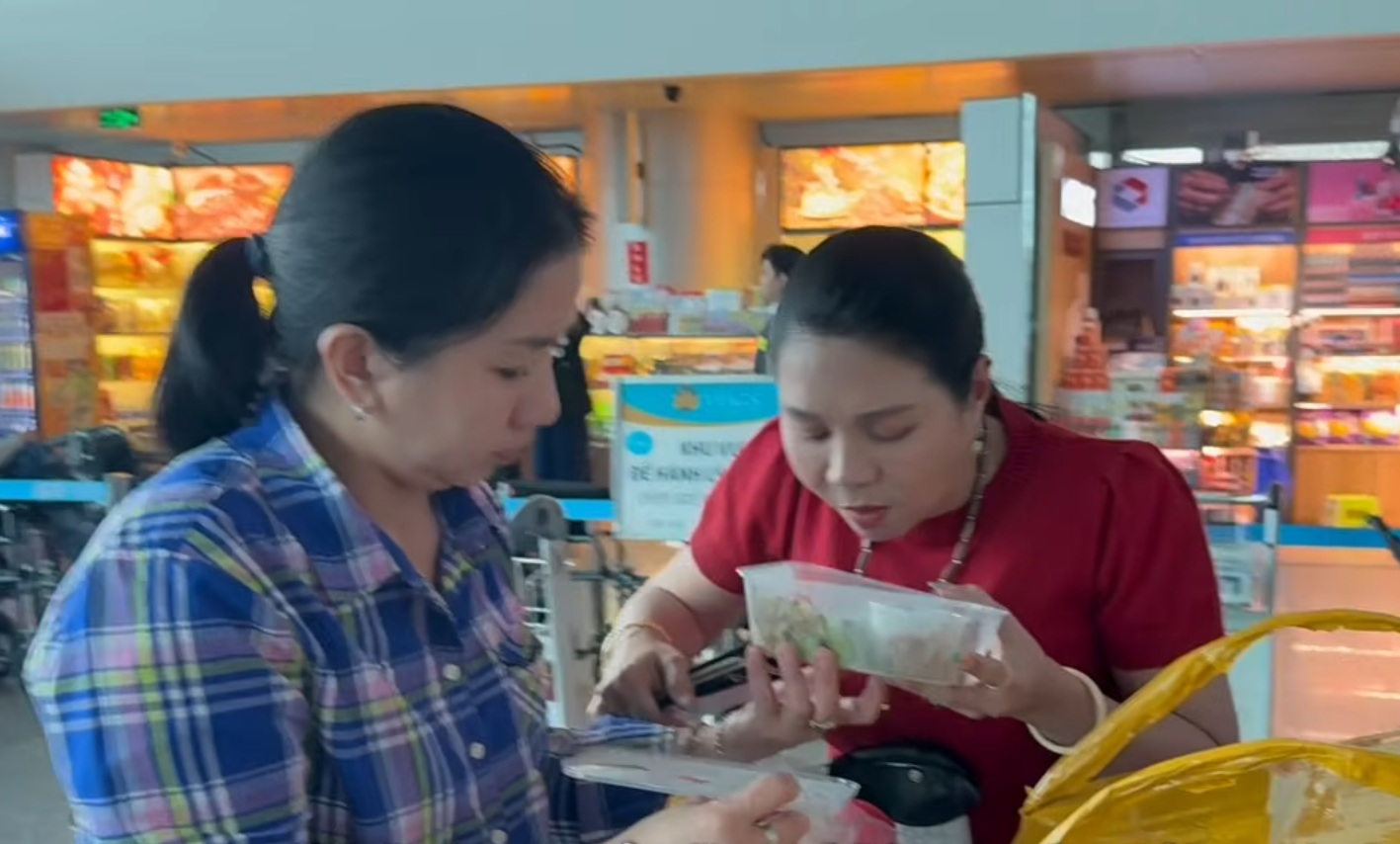 Nữ NSƯT bay về Mỹ một mình: "2 tuần nữa tôi sẽ quay lại Việt Nam"- Ảnh 1.