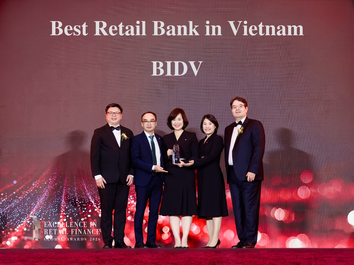BIDV viết tiếp thập kỷ dẫn đầu với cú đúp giải thưởng Ngân hàng Bán lẻ tốt nhất Việt Nam, Tiền gửi tốt nhất Châu Á - Ảnh 1.
