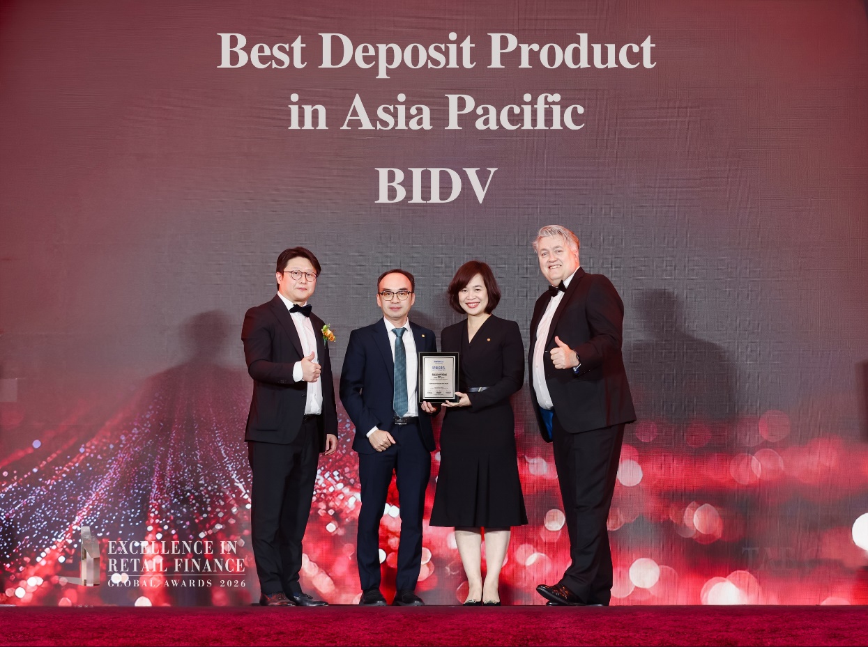 BIDV viết tiếp thập kỷ dẫn đầu với cú đúp giải thưởng Ngân hàng Bán lẻ tốt nhất Việt Nam, Tiền gửi tốt nhất Châu Á - Ảnh 2.