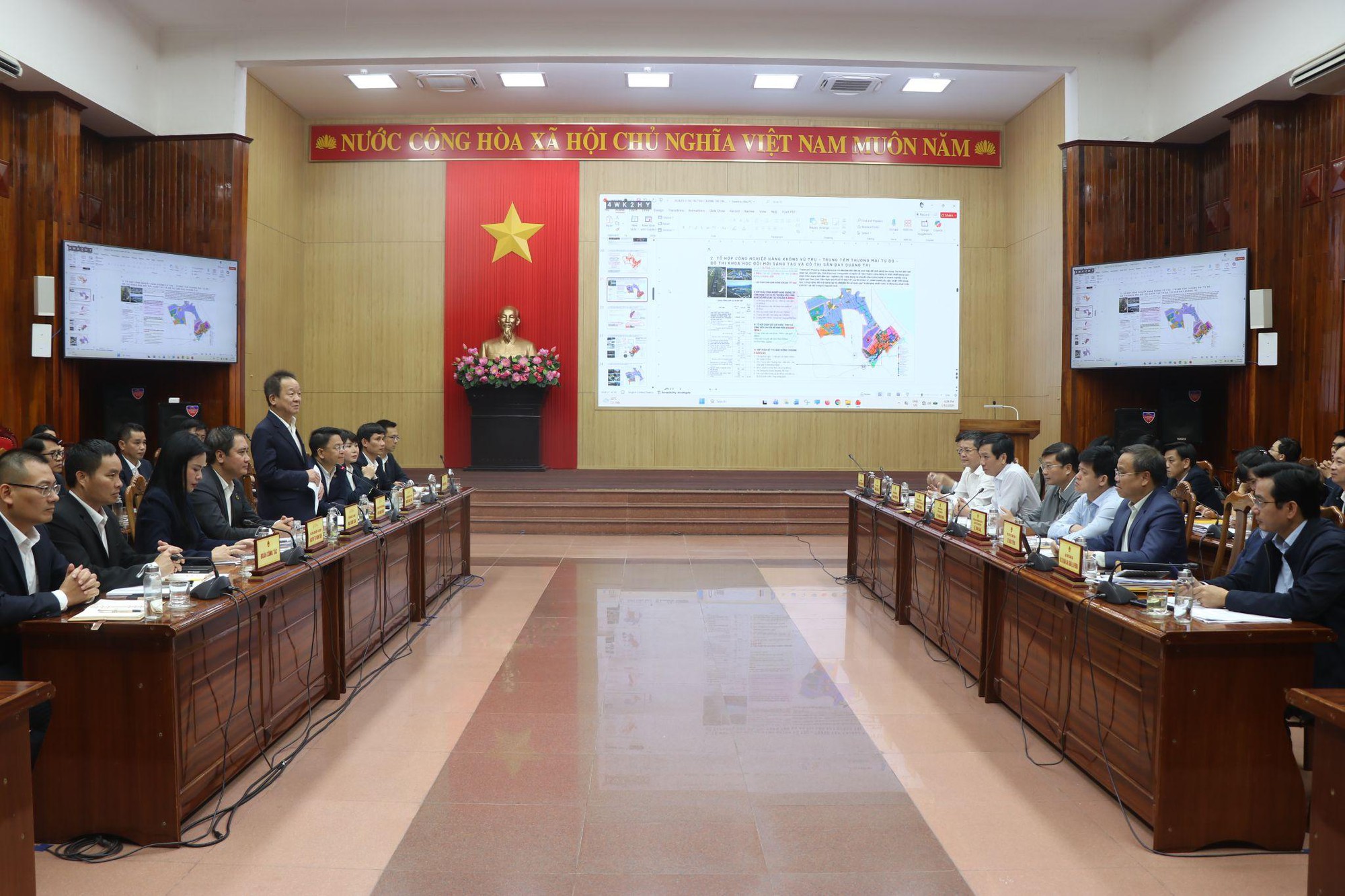 Gỡ vướng để đẩy nhanh loạt dự án quy mô lớn của T&T Group tại Quảng Trị - Ảnh 2.