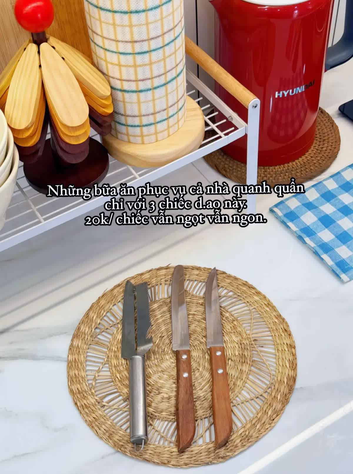 Căn bếp bình dân mà đẹp mê của vợ đảm Sài Gòn: Toàn đồ 10k - 30k ngoài chợ, dùng bền năm này qua năm khác, nấu món gì cũng ngon- Ảnh 3.