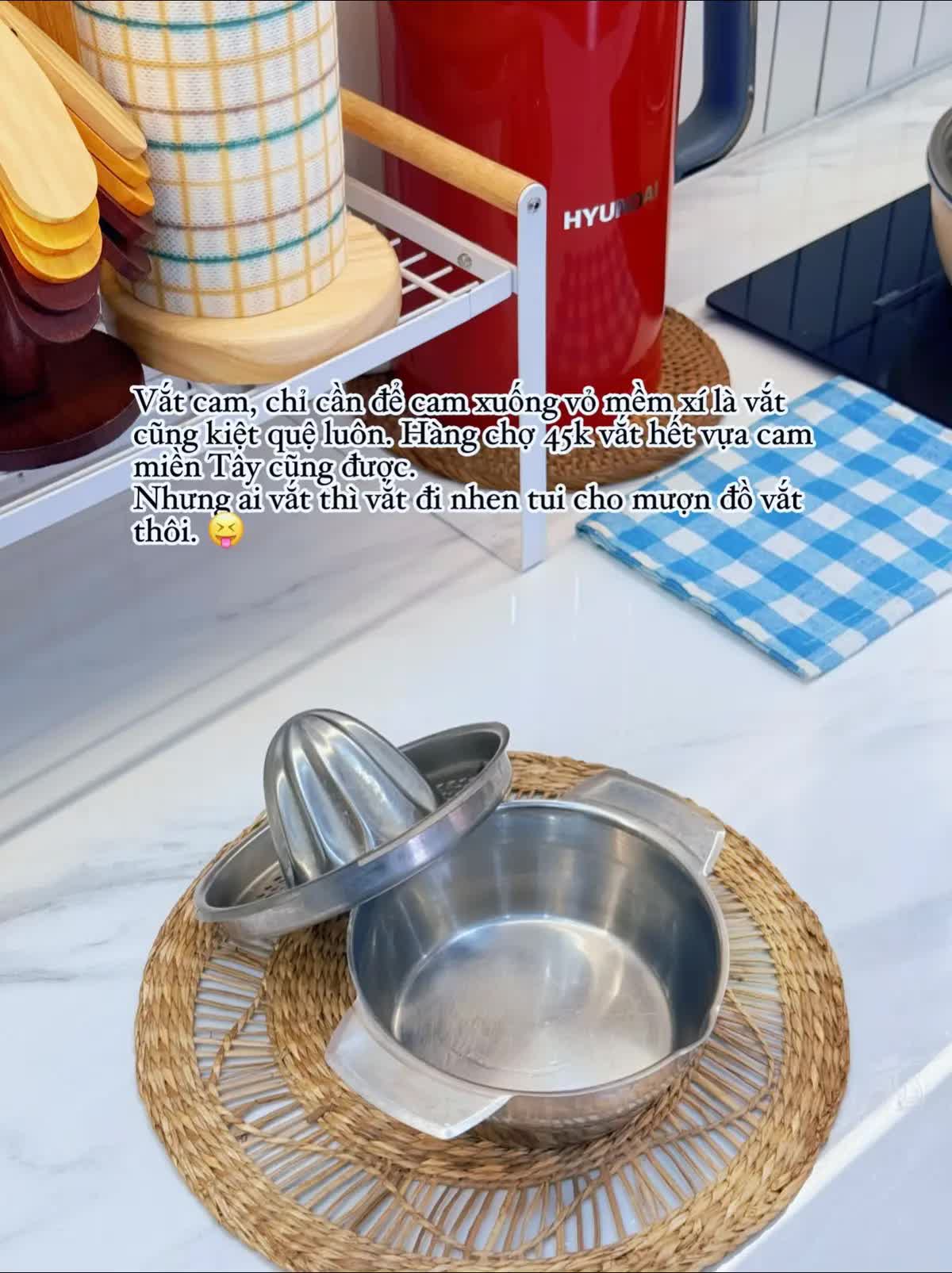 Căn bếp bình dân mà đẹp mê của vợ đảm Sài Gòn: Toàn đồ 10k - 30k ngoài chợ, dùng bền năm này qua năm khác, nấu món gì cũng ngon- Ảnh 7.