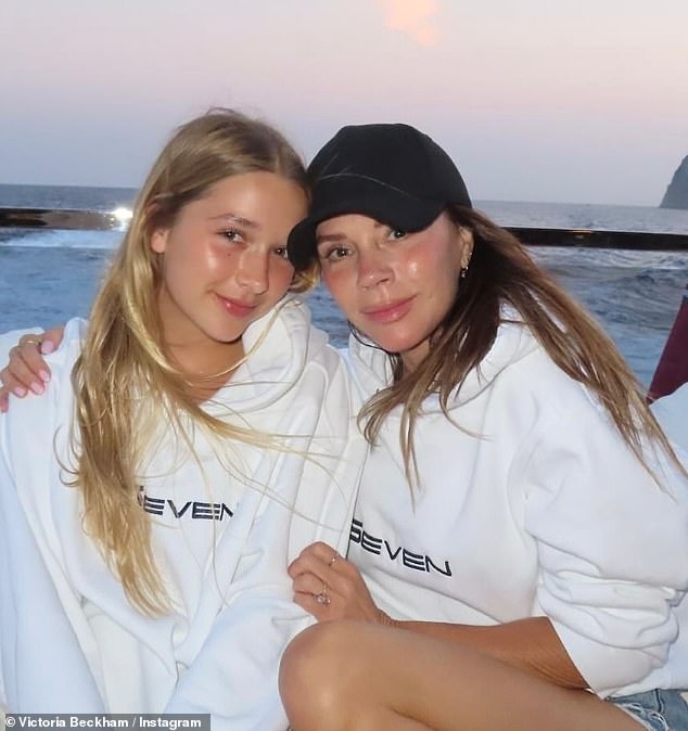 Tiểu thư Harper Beckham 14 tuổi xinh đẹp phổng phao, được ví như Kylie Jenner phiên bản Anh- Ảnh 4.