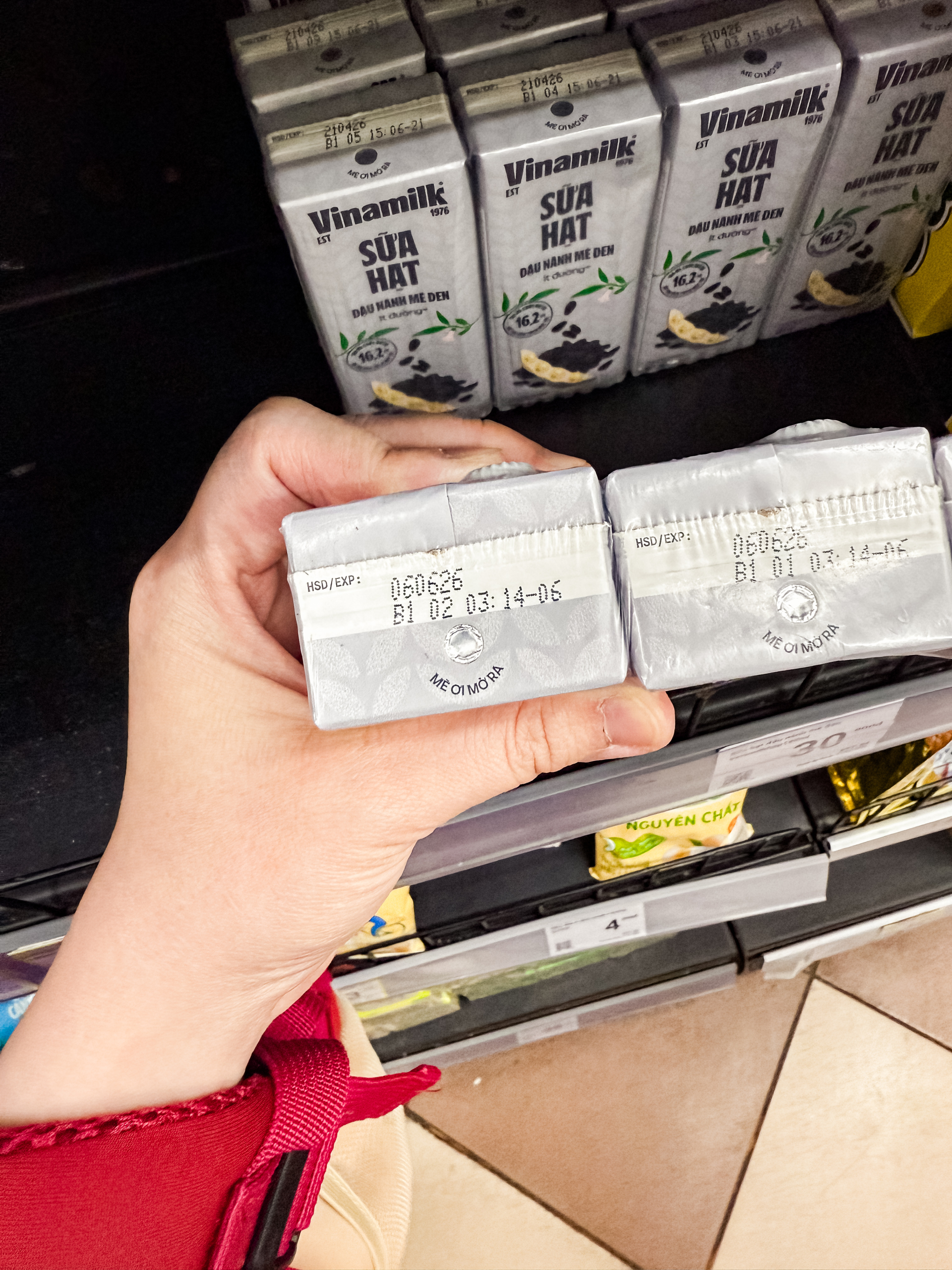 Hãng sữa quốc dân Vinamilk đặt "mật mã" trên bao bì- Ảnh 6.