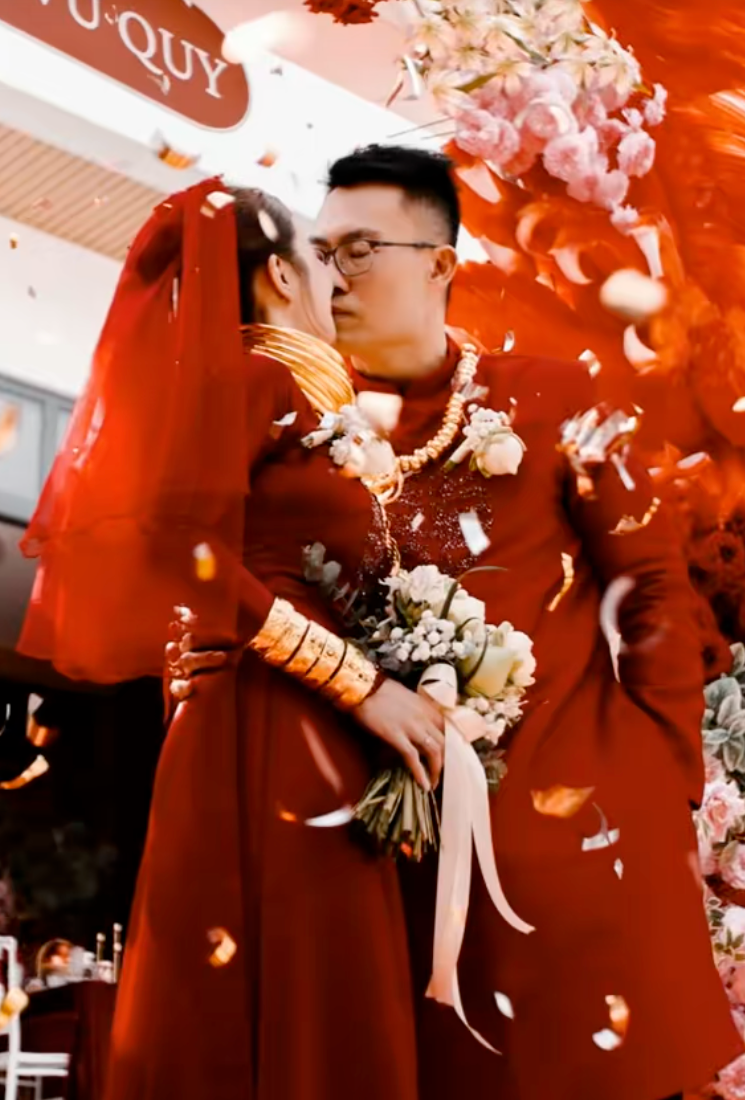 Cô dâu miền Tây lấy chồng Singapore: Hồi môn 57 cây vàng, sổ đỏ 11 tỷ, tổng giá trị ai nghe cũng choáng váng- Ảnh 16.