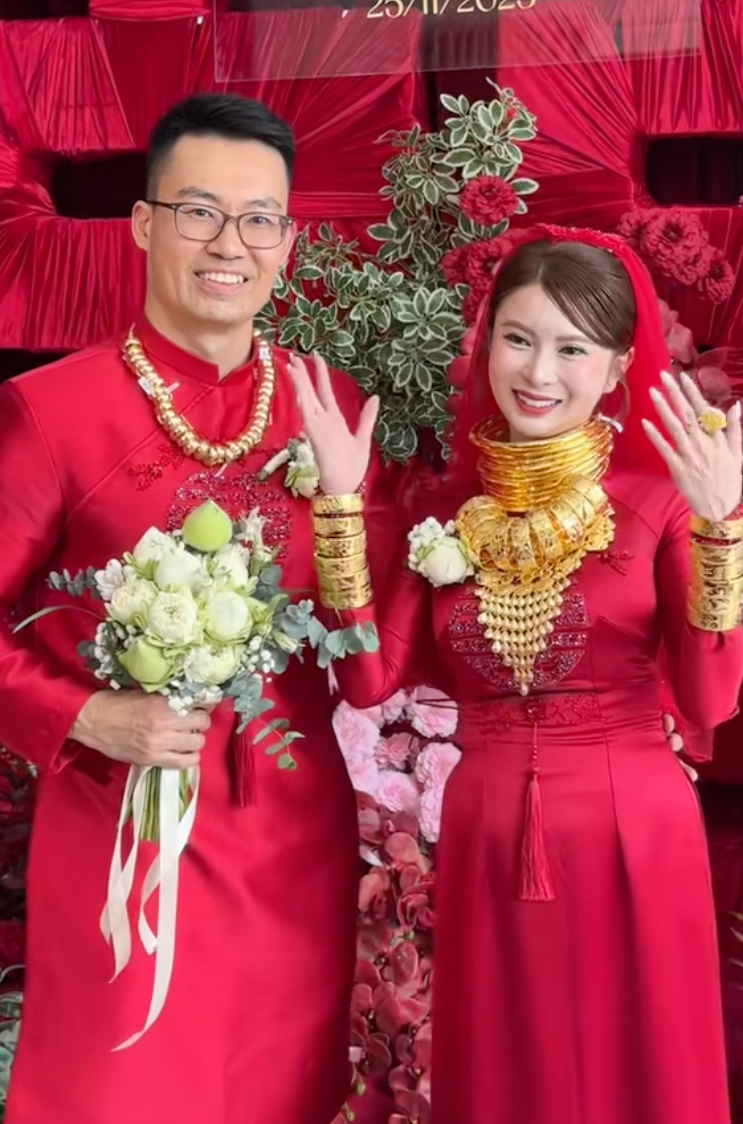 Cô dâu miền Tây lấy chồng Singapore: Hồi môn 57 cây vàng, sổ đỏ 11 tỷ, tổng giá trị ai nghe cũng choáng váng- Ảnh 14.