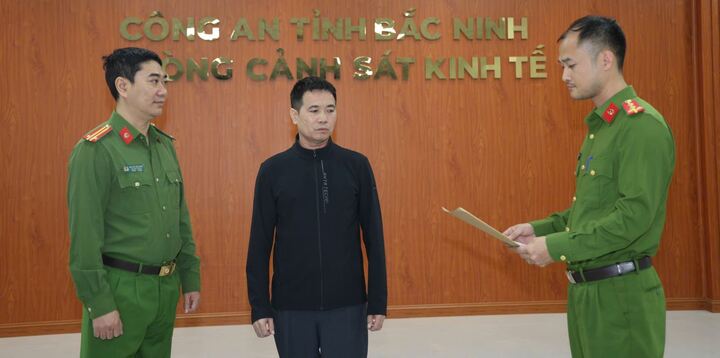 Tạm giam chủ cơ sở làm giấm ăn giả bằng ‘axit axetic pha nước lã’ ở Bắc Ninh- Ảnh 1.