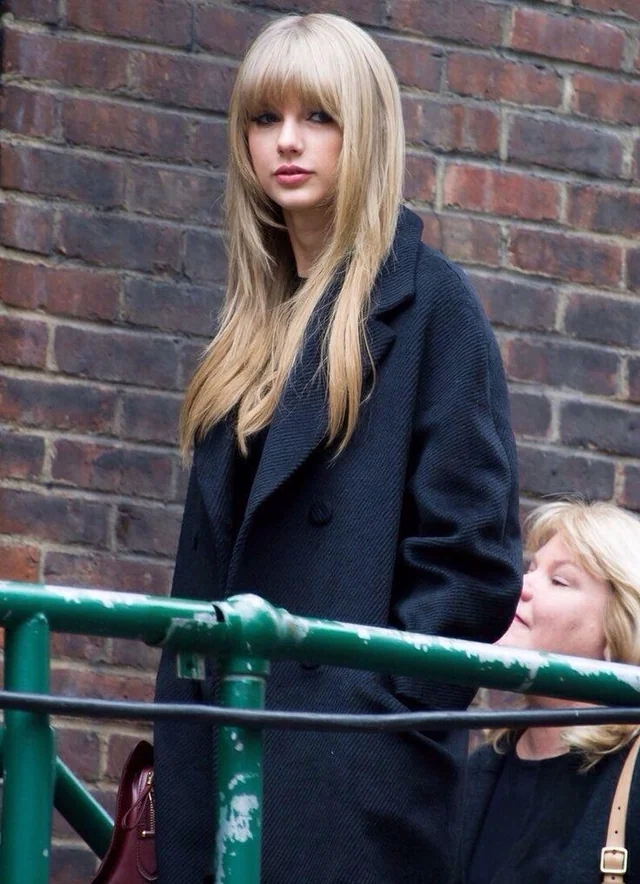 Nữ ca sĩ giàu nhất showbiz: 1 ngày kiếm được 400 tỷ, nhan sắc 19 tuổi là tuyệt phẩm trần gian- Ảnh 6.