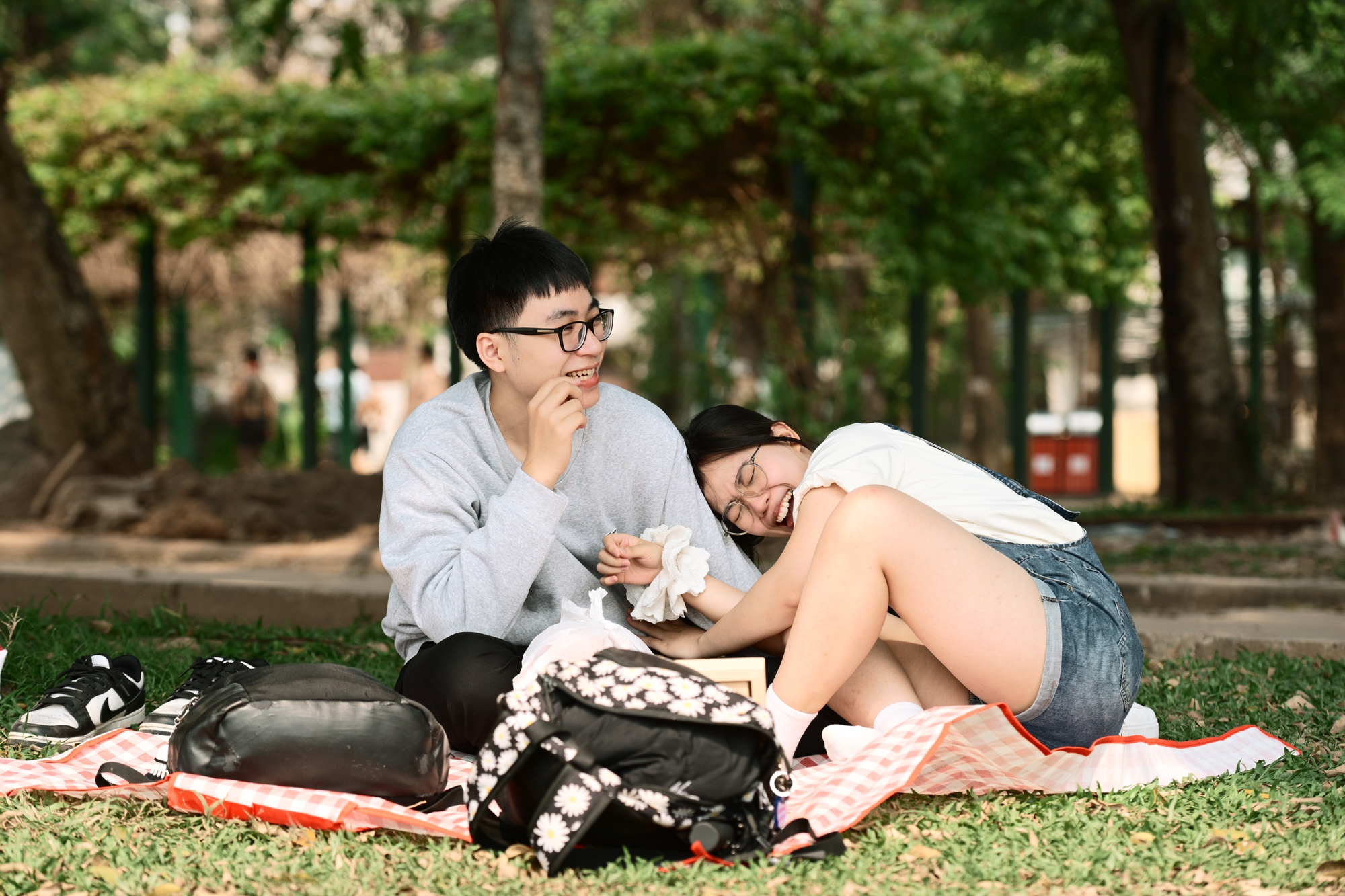 Người Hà Nội đang đổ xô ra công viên Thống Nhất săn lùng một khung cảnh vô thực- Ảnh 17.