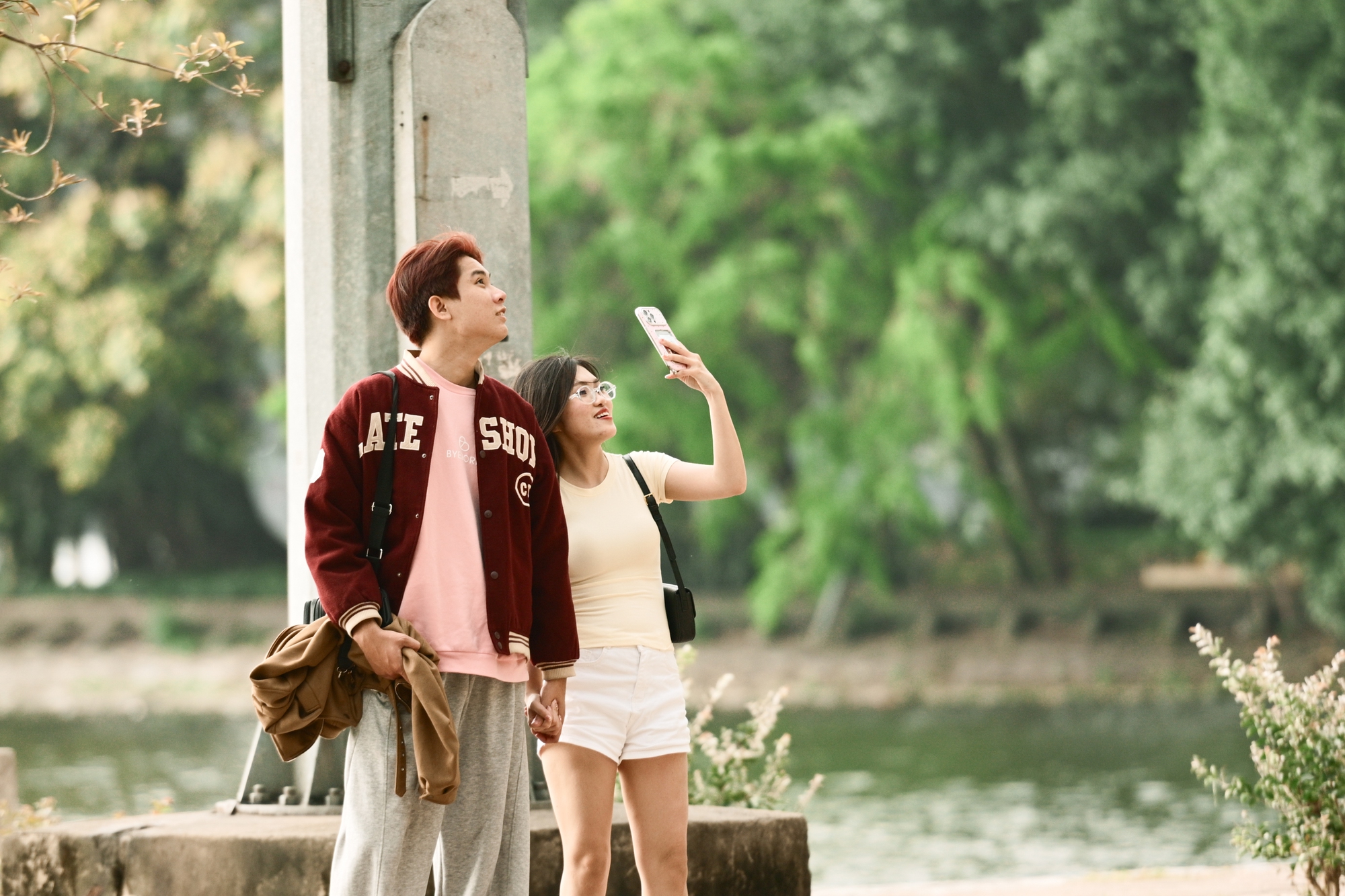 Người Hà Nội đang đổ xô ra công viên Thống Nhất săn lùng một khung cảnh vô thực- Ảnh 13.