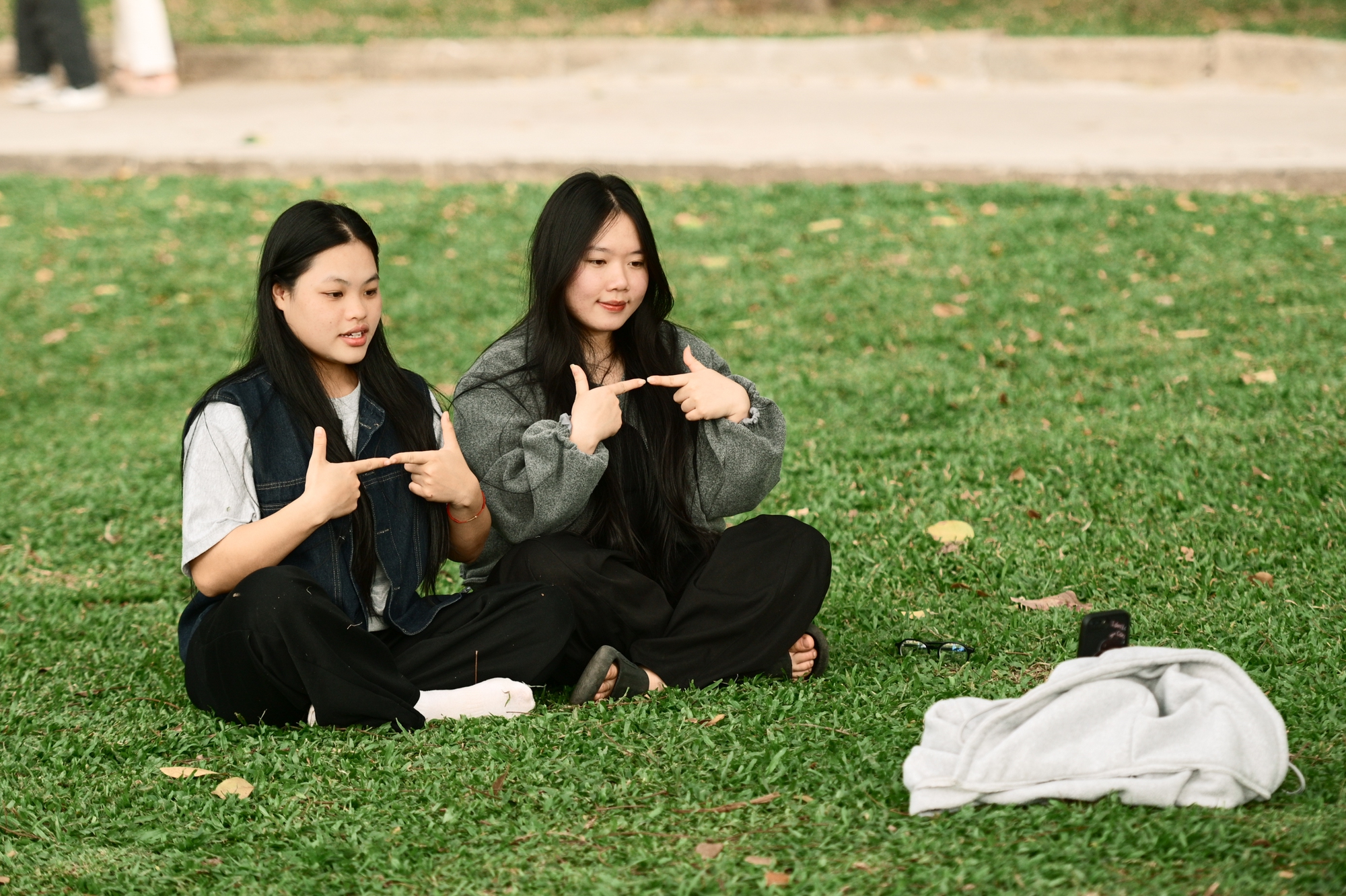 Người Hà Nội đang đổ xô ra công viên Thống Nhất săn lùng một khung cảnh vô thực- Ảnh 18.