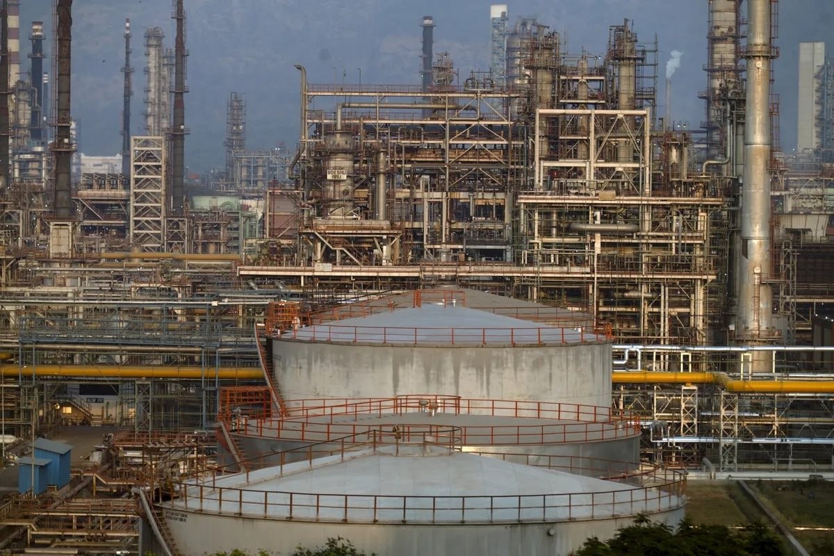 410 triệu thùng dầu dự trữ của IEA bắt đầu xuất kho, ưu tiên cung ứng ngay cho thị trường Châu Á- Ảnh 1.