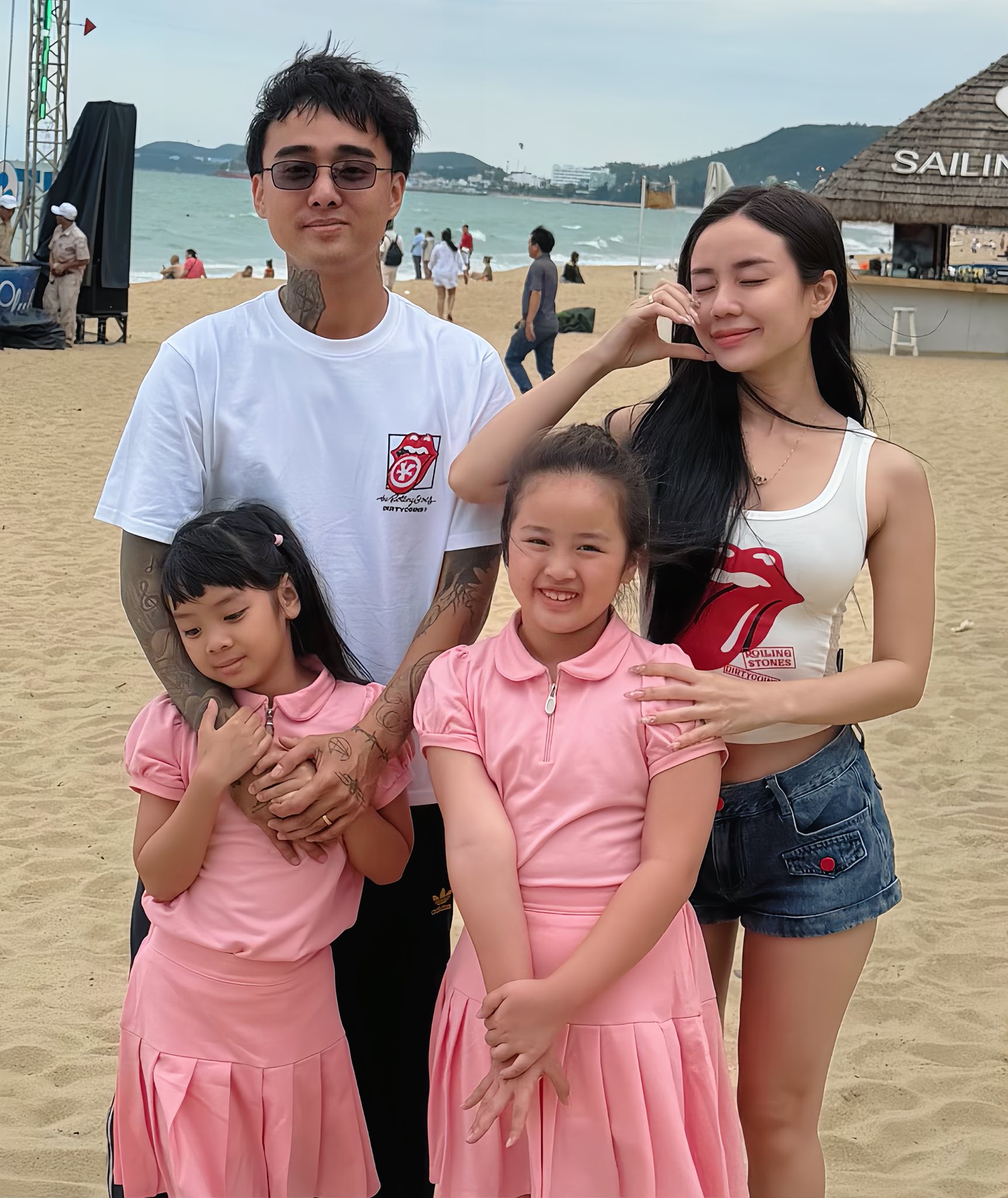 Tuổi 31 của nam ca sĩ Việt đình đám lấy mẹ đơn thân có 2 con riêng, kiếp sau vẫn muốn gắn bó - Ảnh 2.