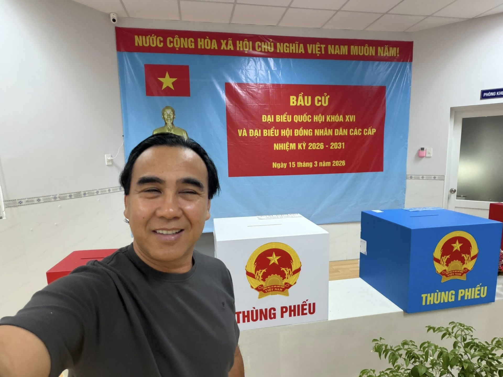 Dàn nghệ sĩ Việt tự hào, rạng rỡ đi bầu cử sáng nay!- Ảnh 9.