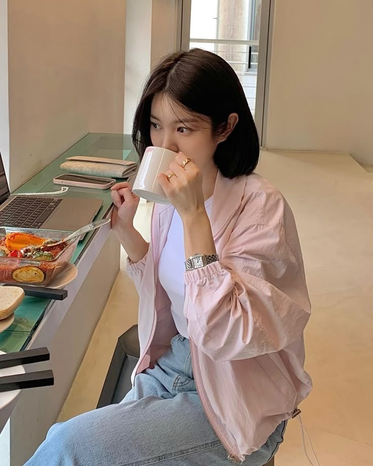 Hỏi người 60 tuổi về sai lầm tiền bạc của giới trẻ: Câu trả lời chỉ gói gọn trong 2 điều- Ảnh 1.