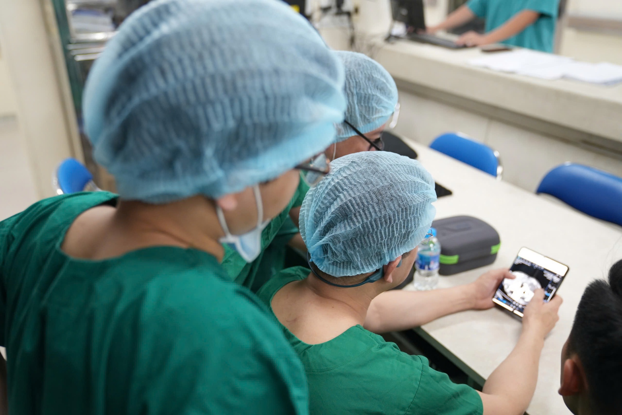 Mức lương bác sĩ mới ra trường từ năm 2026 - Ảnh 1.