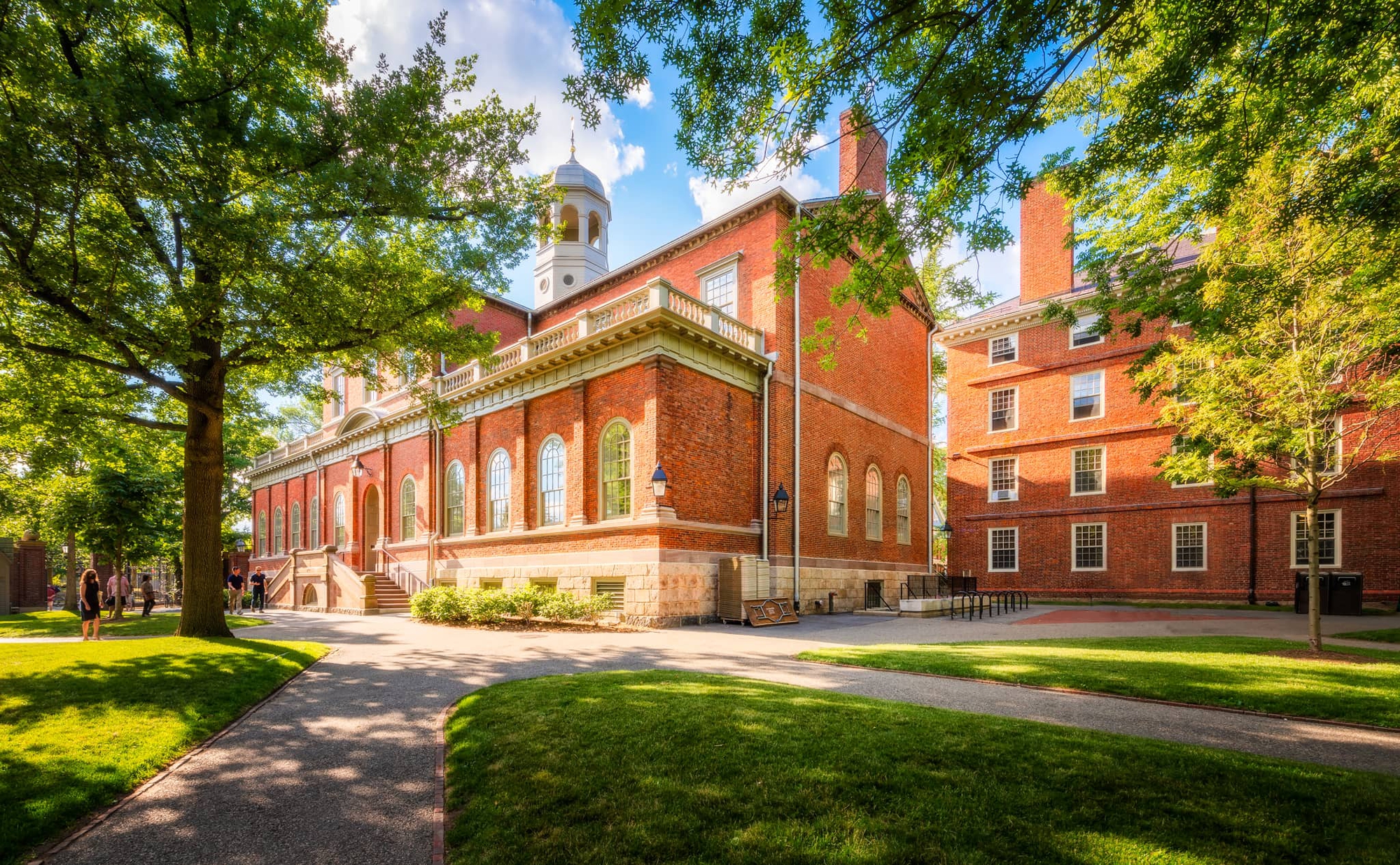 Vì sao Đại học Harvard lại có tên là Harvard?- Ảnh 1.