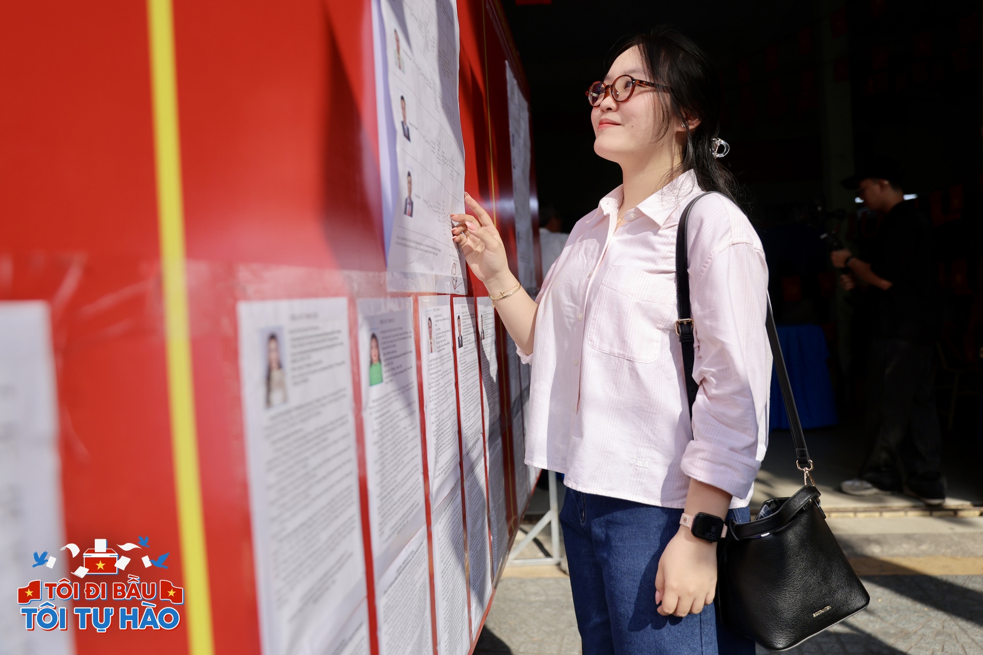 18 tuổi lần đầu đi bầu cử: Dậy từ 5h sáng vì hồi hộp, thấy bản thân "trưởng thành trong chớp mắt"- Ảnh 16.