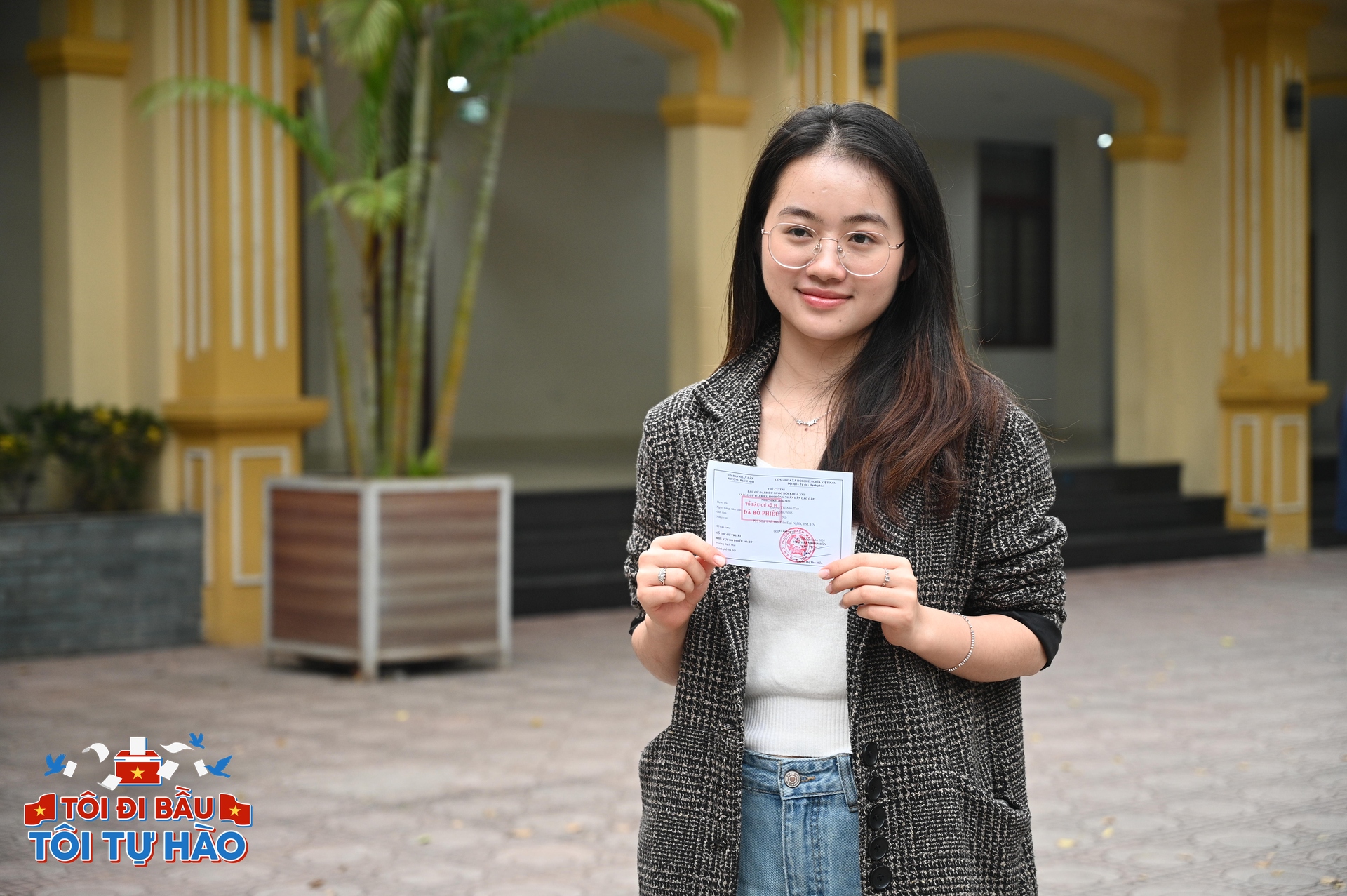 18 tuổi lần đầu đi bầu cử: Dậy từ 5h sáng vì hồi hộp, thấy bản thân "trưởng thành trong chớp mắt"- Ảnh 5.