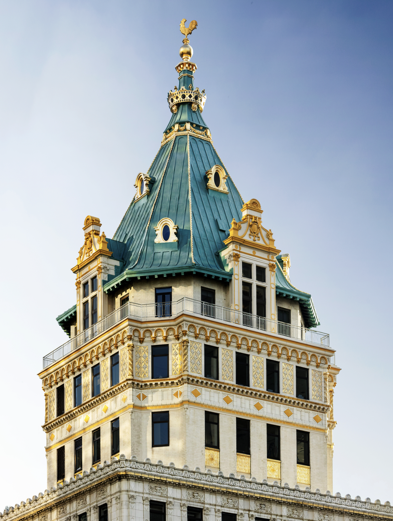 Ông chủ khu nghỉ dưỡng ở Ninh Vân Bay mở khách sạn tại Anh, đầu tư nghìn tỷ cho câu lạc bộ thượng lưu đầu tiên trên thế giới - Ảnh 2.