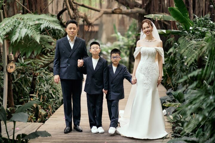 10 năm hôn nhân của 'đạo diễn trăm tỷ' Victor Vũ và bà xã hoa khôi Tây Đô- Ảnh 10.