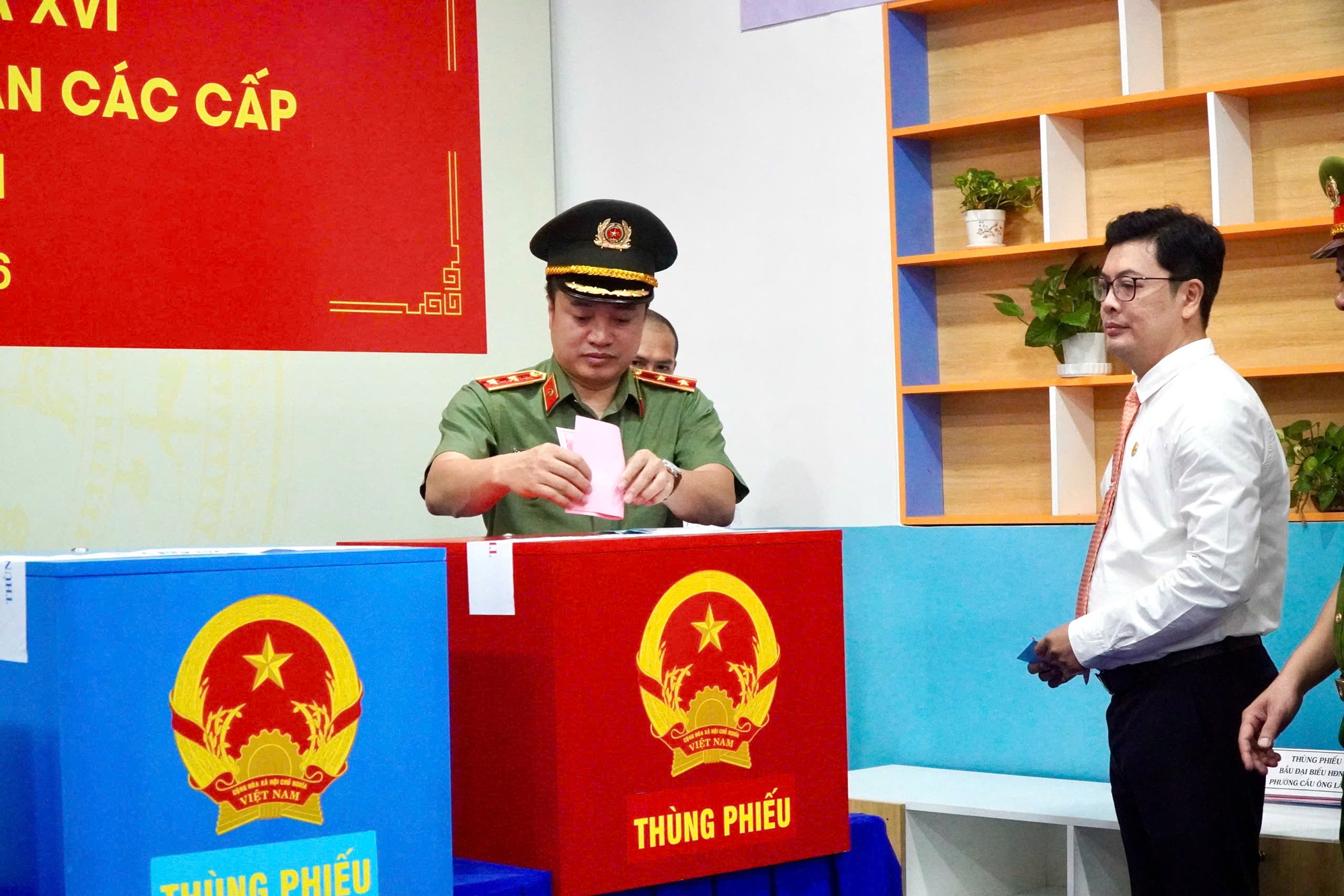 Hình ảnh lãnh đạo, nguyên lãnh đạo Đảng, nhà nước, TPHCM đi bầu cử - Ảnh 19.