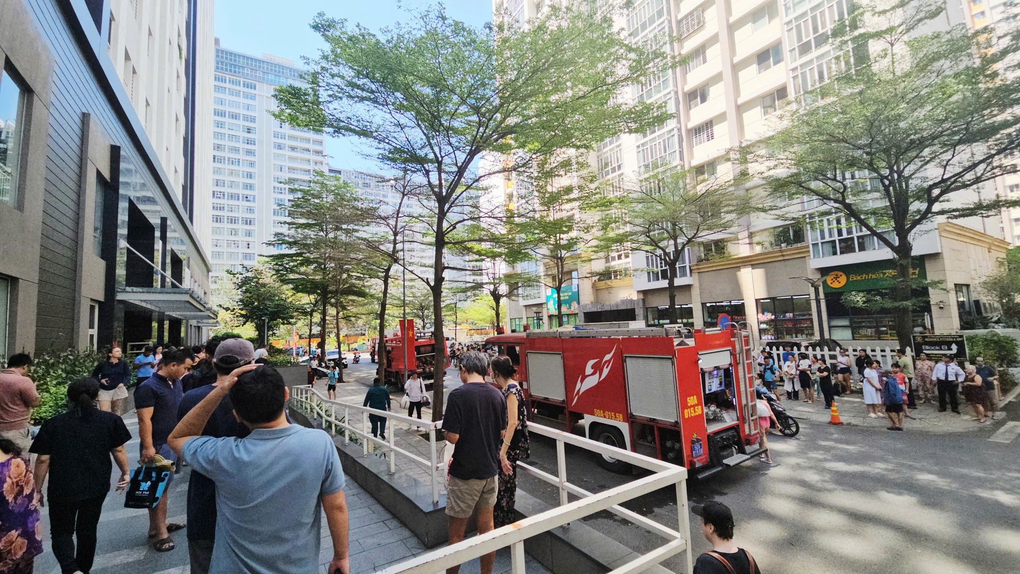 Cháy chung cư TPHCM tại đường Mai Chí Thọ làm cư dân hoảng loạn - Ảnh 4. Cháy chung cư TPHCM tại đường Mai Chí Thọ làm cư dân hoảng loạn - Ảnh 4.