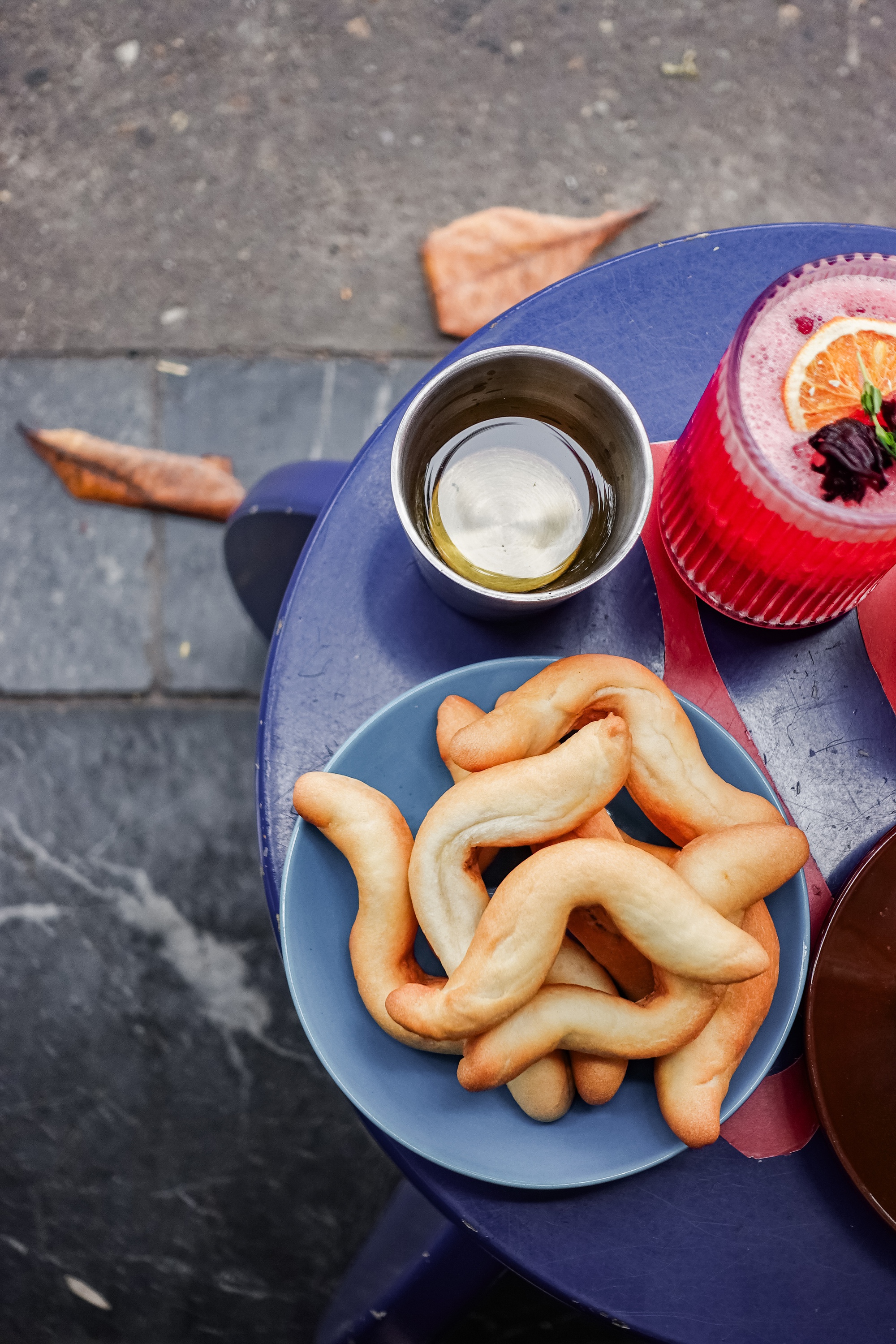 Khách xếp hàng như mua vàng, loại bánh mì "oằn tà là vằn" ở Hải Phòng có gì mà hot đến vậy?- Ảnh 6.