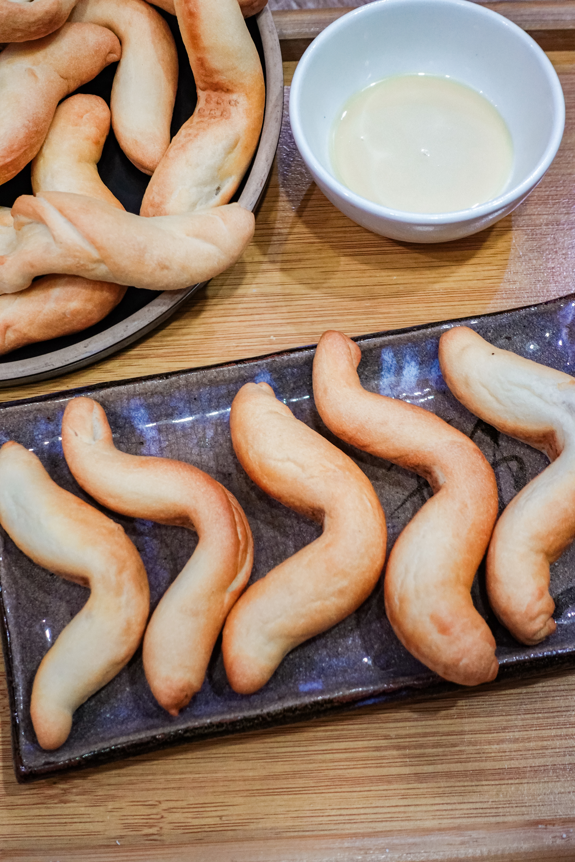 Khách xếp hàng như mua vàng, loại bánh mì "oằn tà là vằn" ở Hải Phòng có gì mà hot đến vậy?- Ảnh 3.