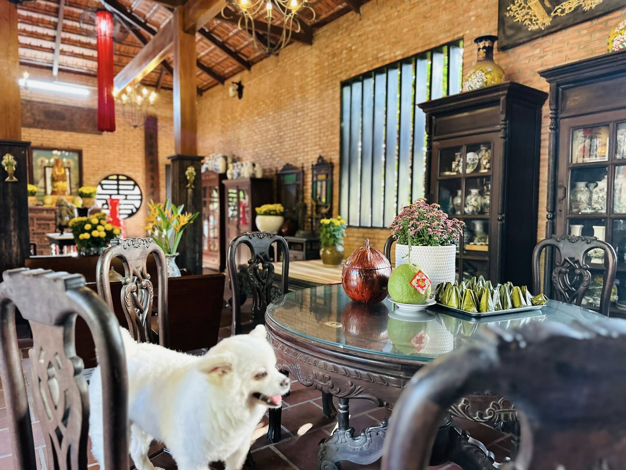 Nam nghệ sĩ nổi tiếng miền Nam rao nửa năm vẫn chưa bán được biệt phủ nhiều gỗ quý ở Đồng Nai- Ảnh 8.