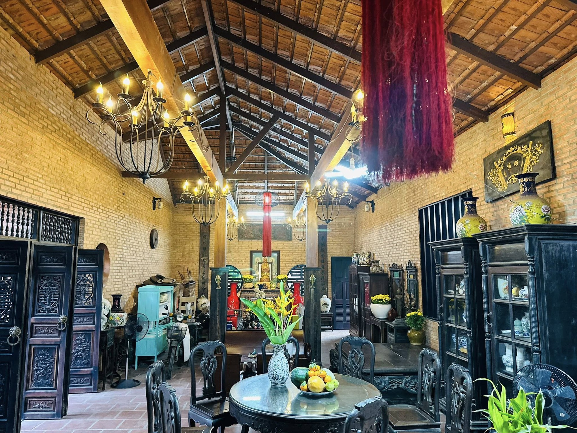 Nam nghệ sĩ nổi tiếng miền Nam rao nửa năm vẫn chưa bán được biệt phủ nhiều gỗ quý ở Đồng Nai- Ảnh 9.