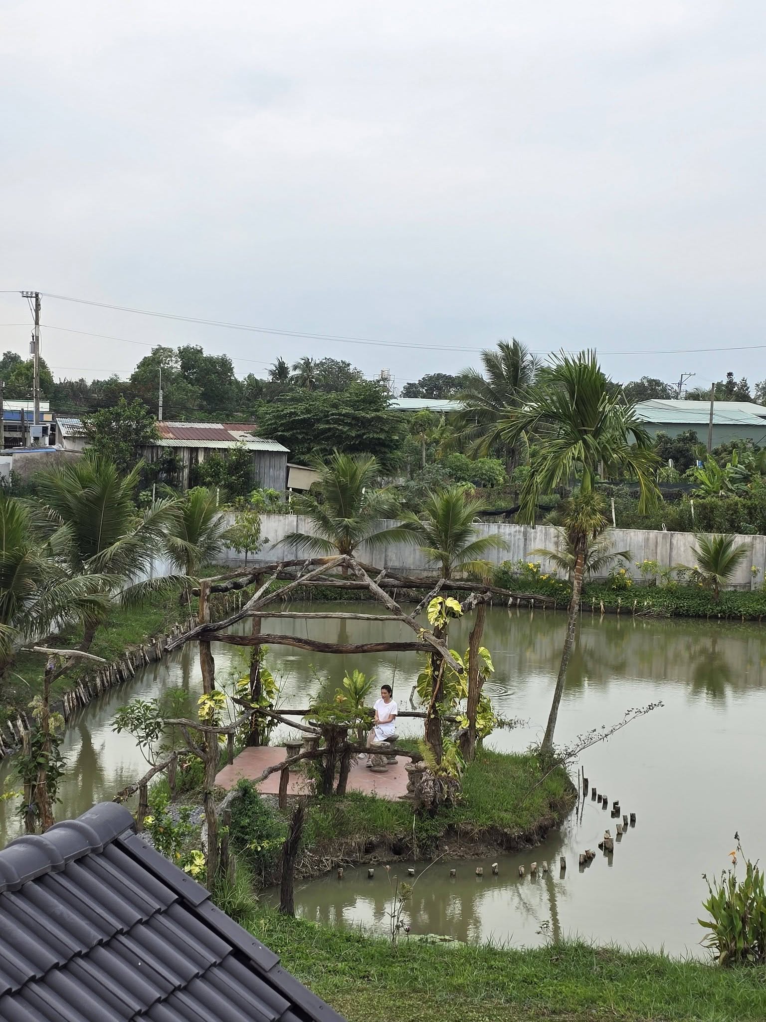"Ông hoàng nhạc đỏ" nổi tiếng miền Nam: Mặn nồng bên vợ diễn viên, có cả nhà phố lẫn biệt thự 3000m2- Ảnh 10.