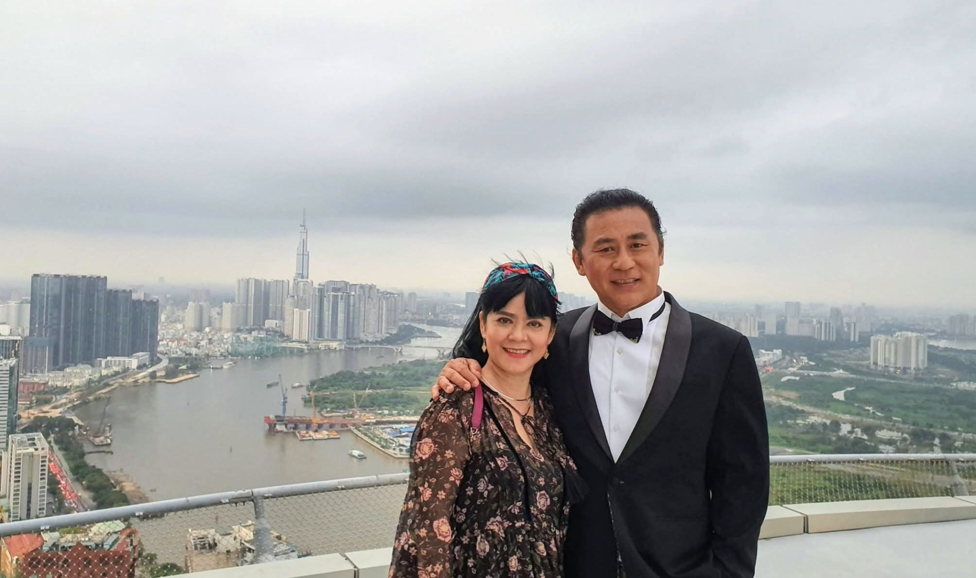 "Ông hoàng nhạc đỏ" nổi tiếng miền Nam: Mặn nồng bên vợ diễn viên, có cả nhà phố lẫn biệt thự 3000m2- Ảnh 4.