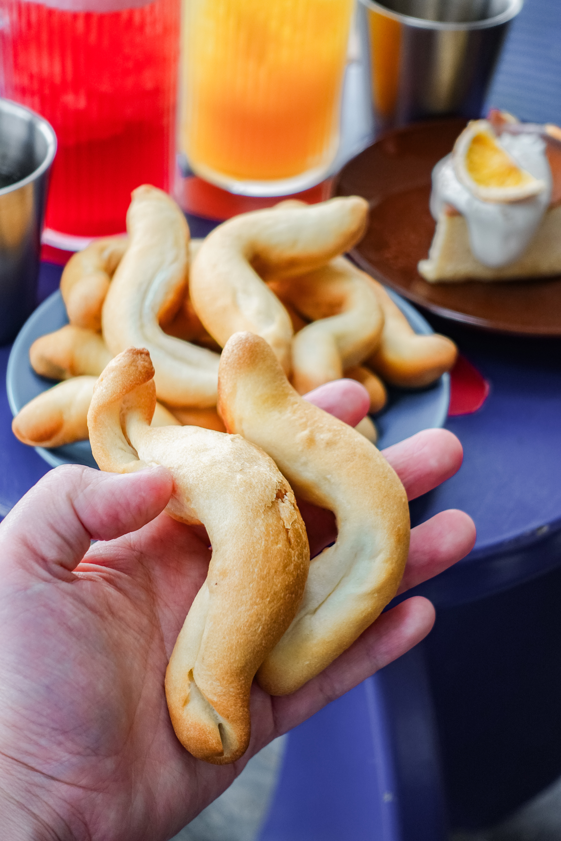 Khách xếp hàng như mua vàng, loại bánh mì "oằn tà là vằn" ở Hải Phòng có gì mà hot đến vậy?- Ảnh 4.