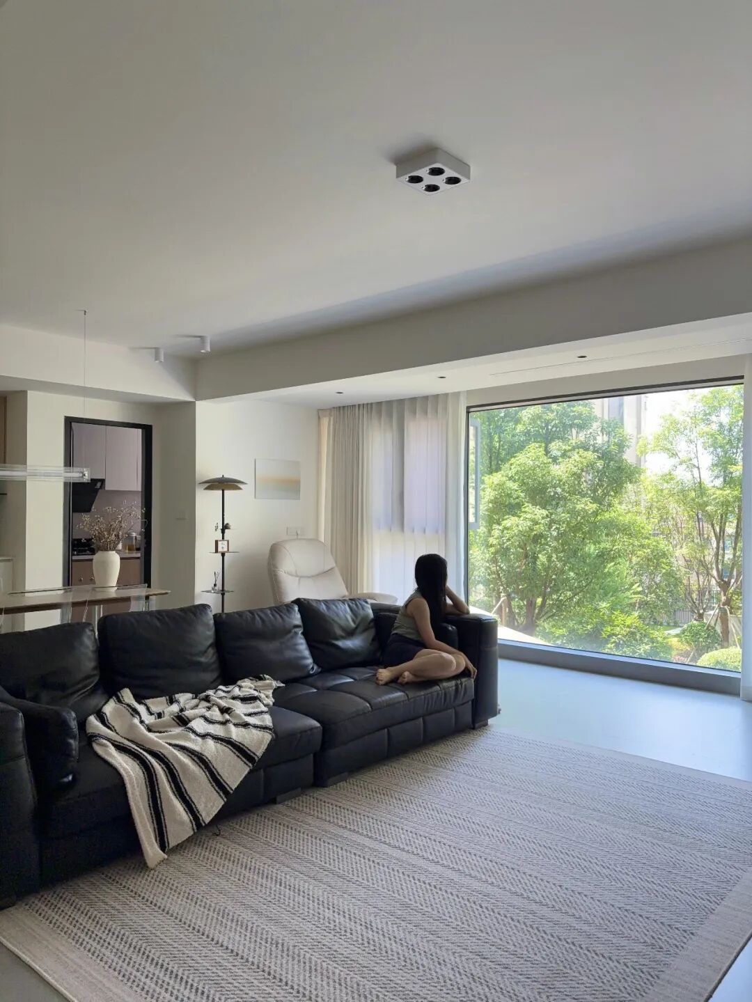 Vì sao ngày càng nhiều người chọn sống ở tầng hai? Sau khi ở thử, nhiều người thừa nhận: “Quyết định đáng giá nhất” - Ảnh 2.