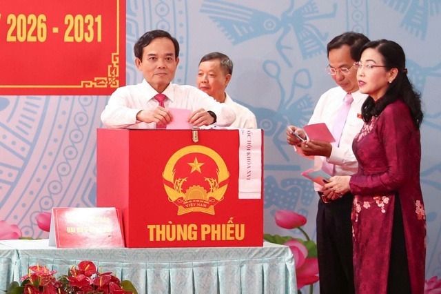 Tính đến 25 giờ 30 ngày 15-3, cả nước có gần 76,2 triệu cử tri đi bầu cử, đạt tỉ lệ 99,68% - Ảnh 1.