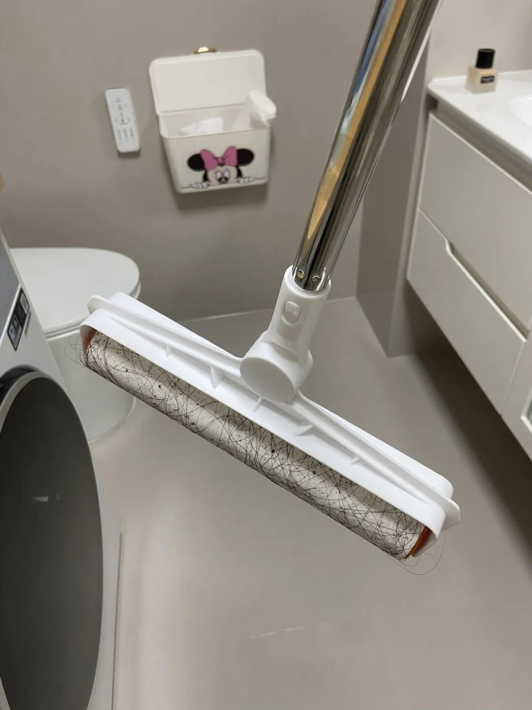 Phòng tắm bẩn mấy cũng sạch: 9 mẹo dọn dẹp "không tốn 1 đồng" của người giúp việc kỳ cựu- Ảnh 3.