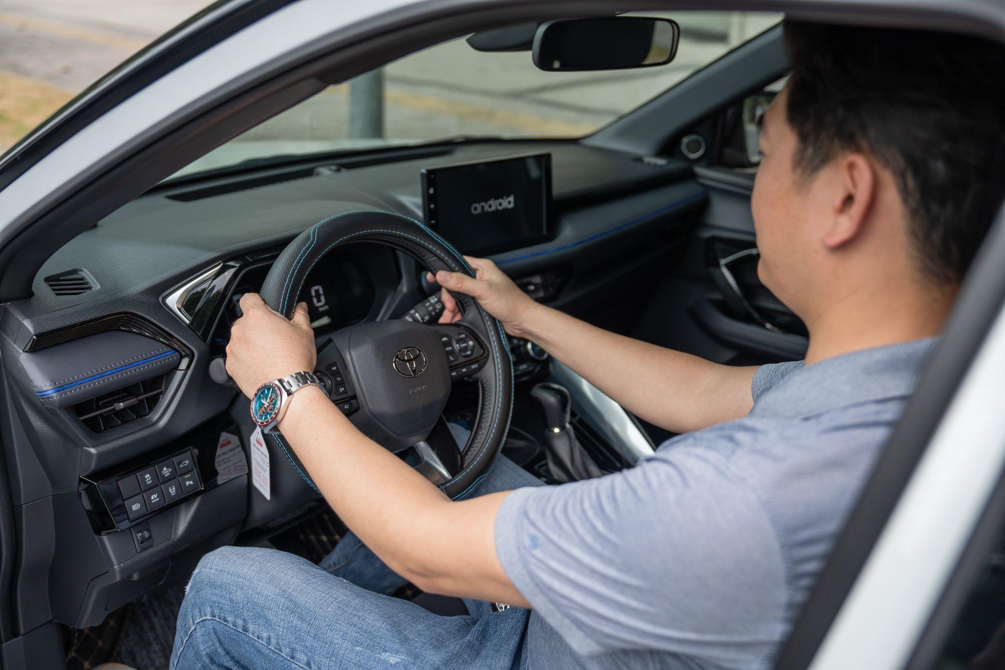 Bài toán kinh tế có lợi cho khách hàng mua xe Toyota trong tháng 3, tiết kiệm gần 70 triệu đồng - Ảnh 1. Bài toán kinh tế có lợi cho khách hàng mua xe Toyota trong tháng 3, tiết kiệm gần 70 triệu đồng - Ảnh 1.