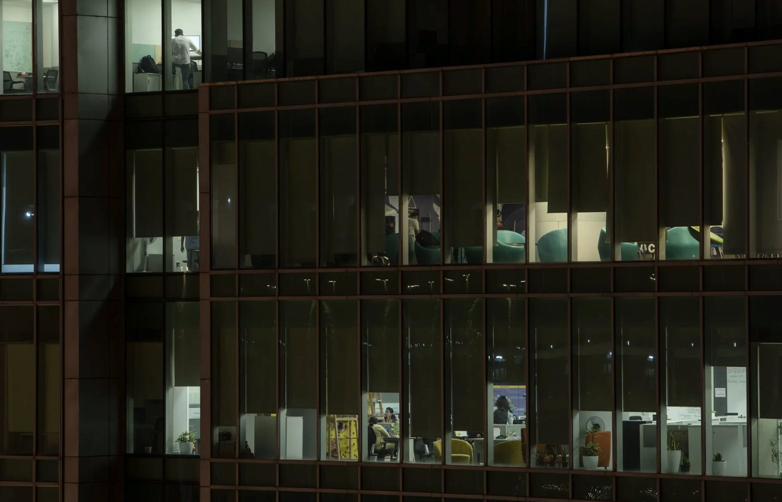 Bi kịch 'gặm nhấm' ngành công nghệ tỷ USD: AI khiến loạt kỹ sư trầm cảm, tự tử vì làm 90 giờ/tuần, chỉ 10% sinh viên tốt nghiệp tìm được việc- Ảnh 1.