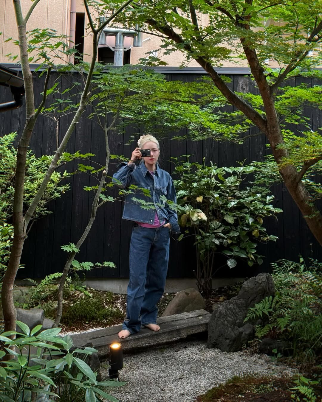 Style “gái phố” của Phương Ly: da nâu, váy ngắn và vibe cool-girl cuốn cực - Ảnh 11.