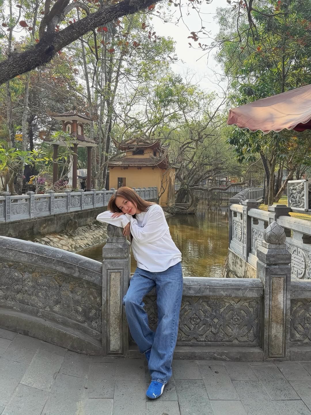 Style “gái phố” của Phương Ly: da nâu, váy ngắn và vibe cool-girl cuốn cực - Ảnh 10.