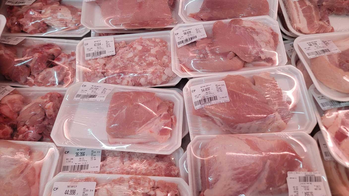 Thịt heo đóng khay trong siêu thị: Nhân viên nói thẳng "khay nào nên tránh" - Ảnh 3.