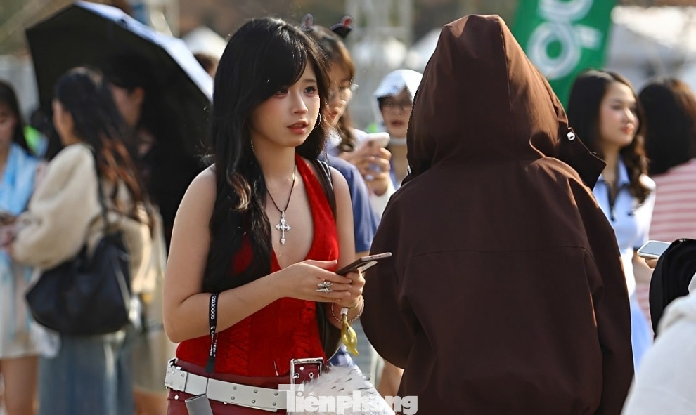 Biển người đổ về Mỹ Đình- Ảnh 9.