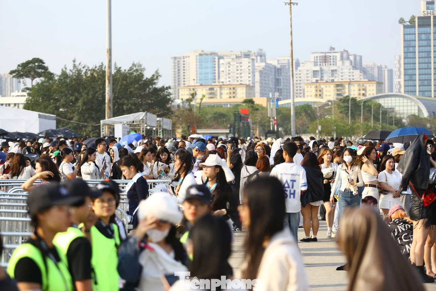 Biển người đổ về Mỹ Đình- Ảnh 14.